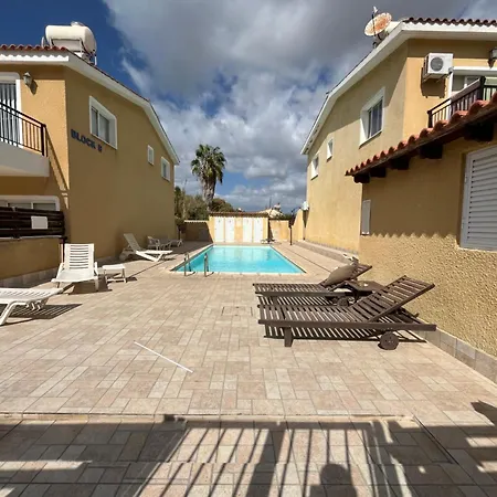 Apartment In Residential Complex With Pool Klorakas